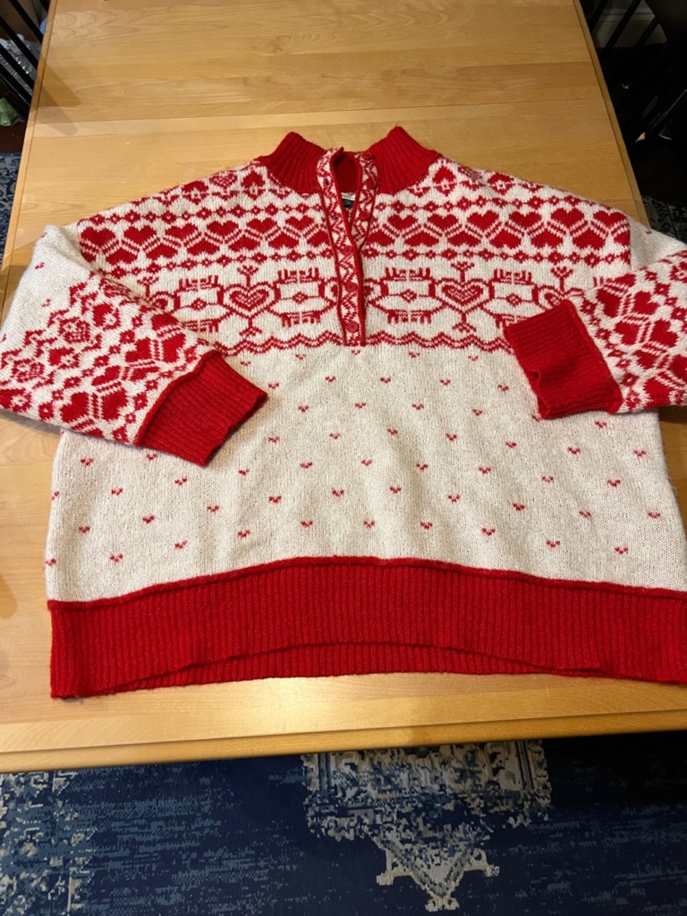 American Eagle XXL Heart Sweater
